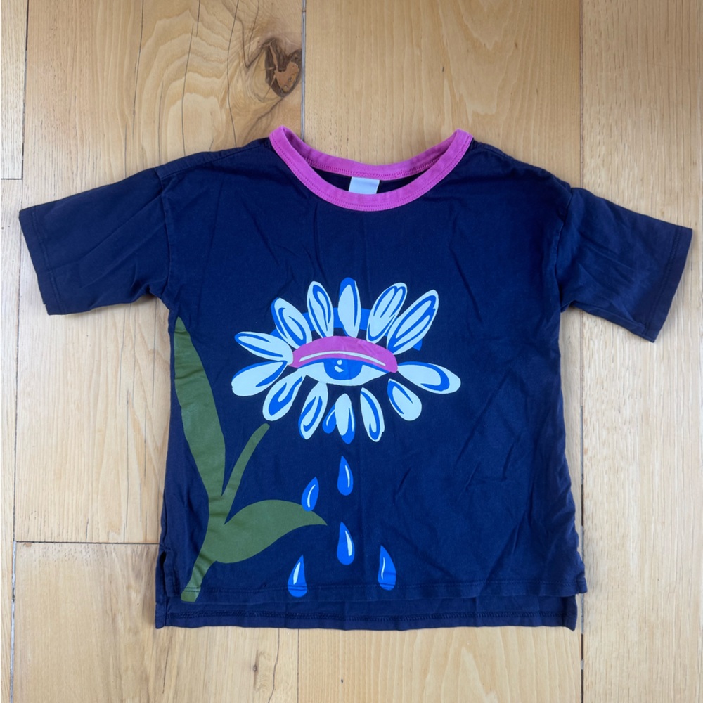 Fun artistic design girls tee. Tags removed but never worn.